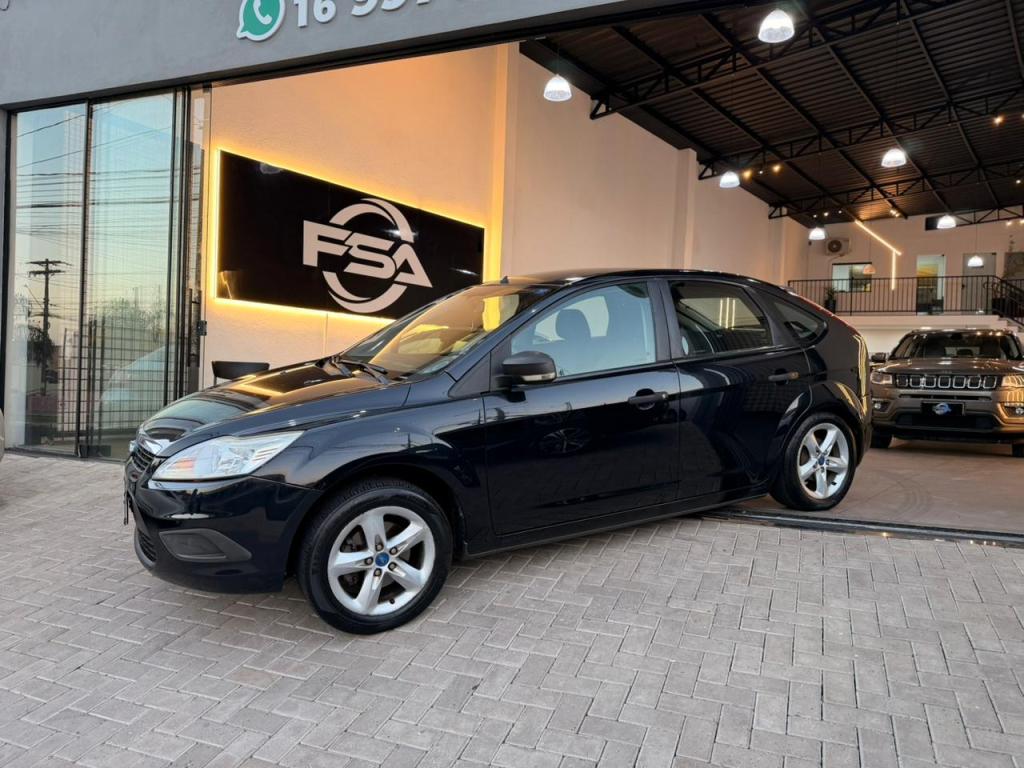 FORD Focus Hatch - Foto