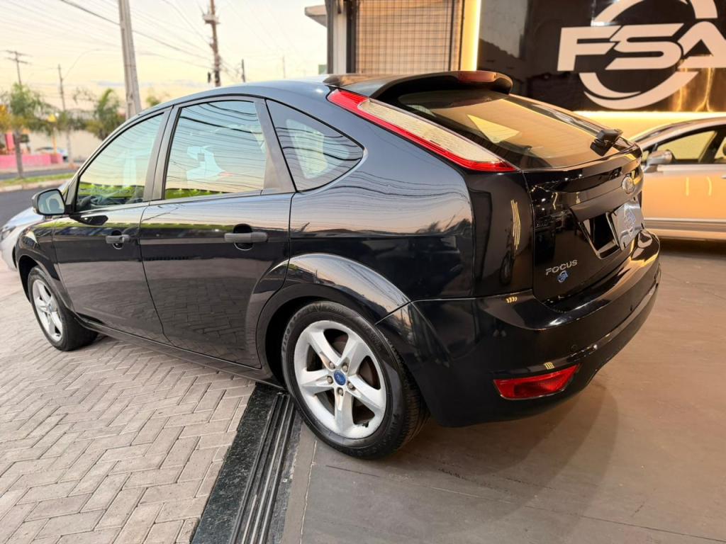 FORD Focus Hatch - Foto