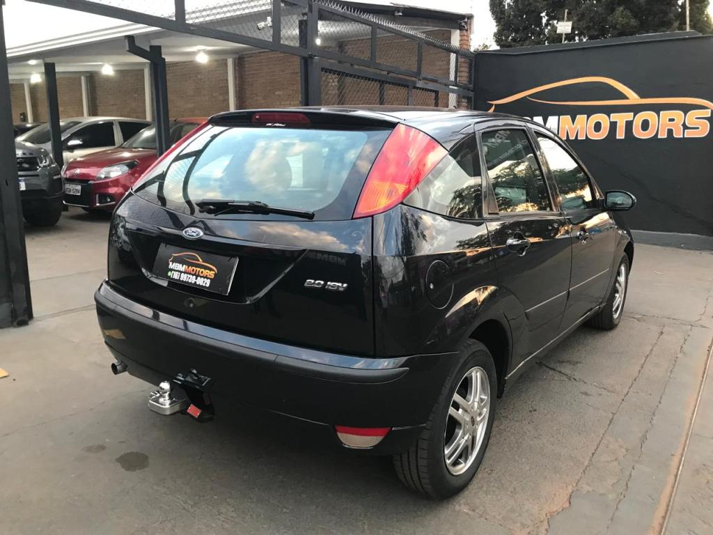 FORD Focus Hatch - Foto