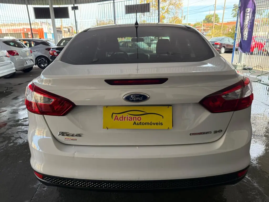 FORD Focus Sedan - Foto