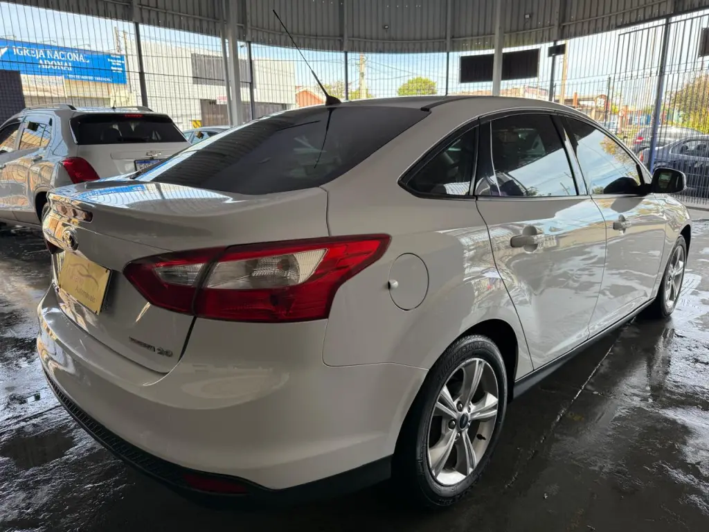 FORD Focus Sedan - Foto