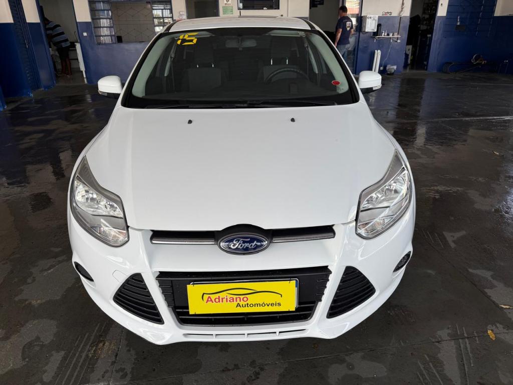 FORD Focus Sedan - Foto