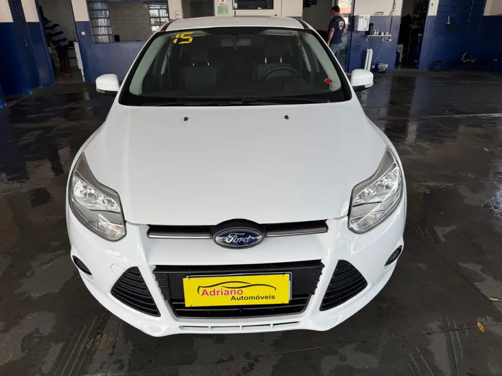 FORD Focus Sedan - Foto