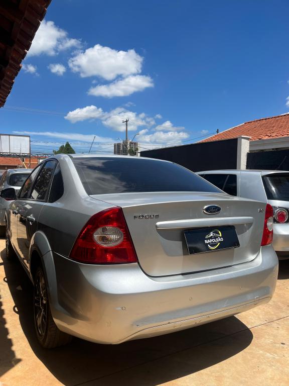FORD Focus Sedan - Foto