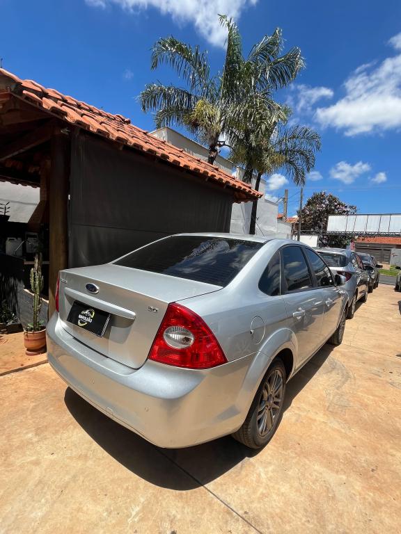 FORD Focus Sedan - Foto