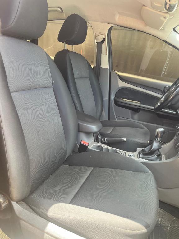 FORD Focus Sedan - Foto