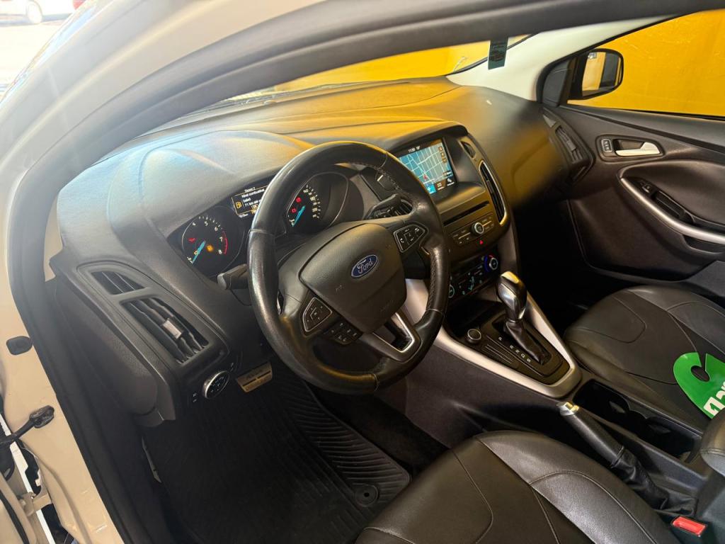 FORD Focus Sedan - Foto