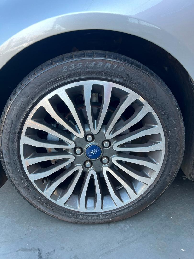 FORD Fusion - Foto