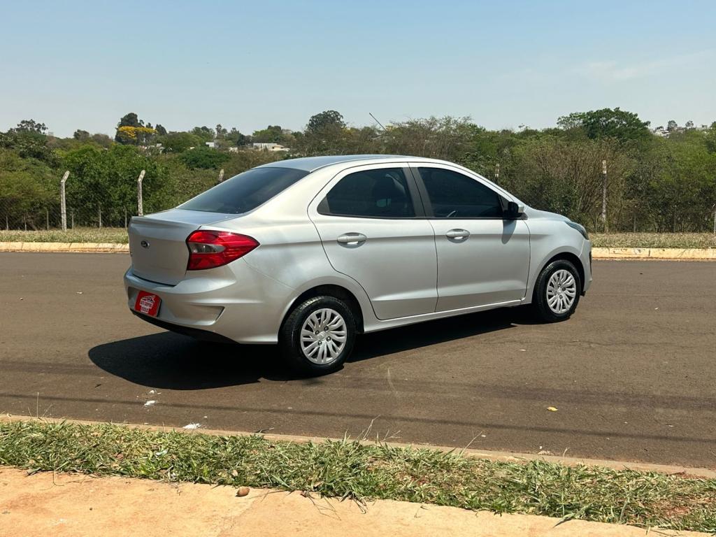FORD Ka + Sedan - Miniatura