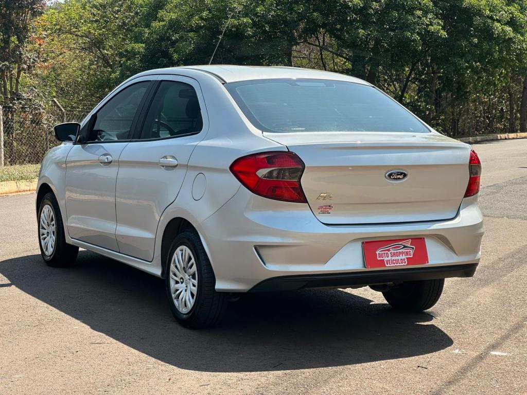 FORD Ka + Sedan - Miniatura