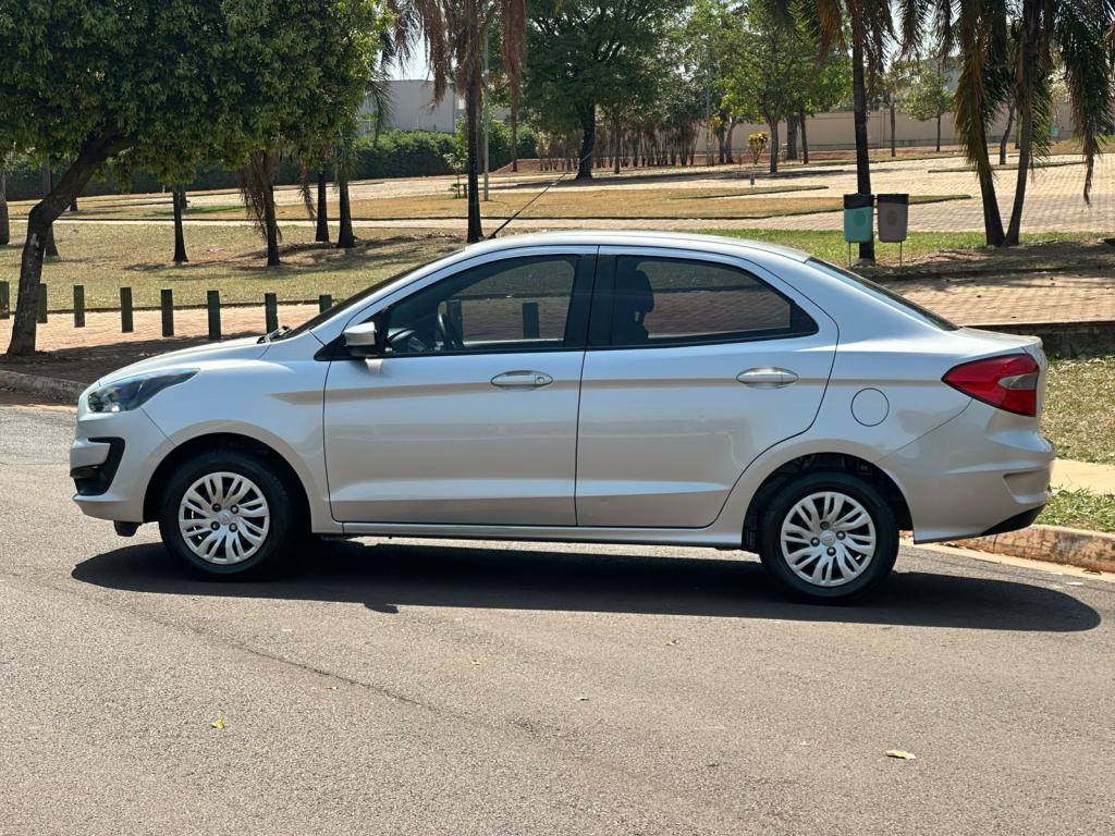 FORD Ka + Sedan - Miniatura
