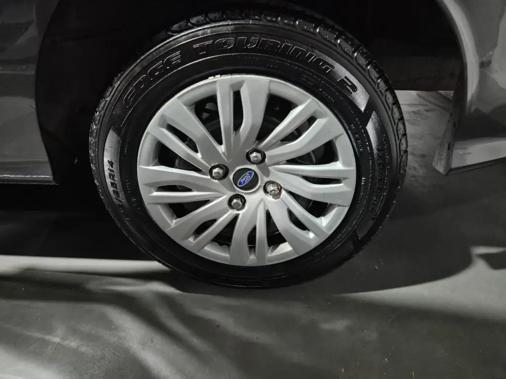 FORD Ka + Sedan - Foto