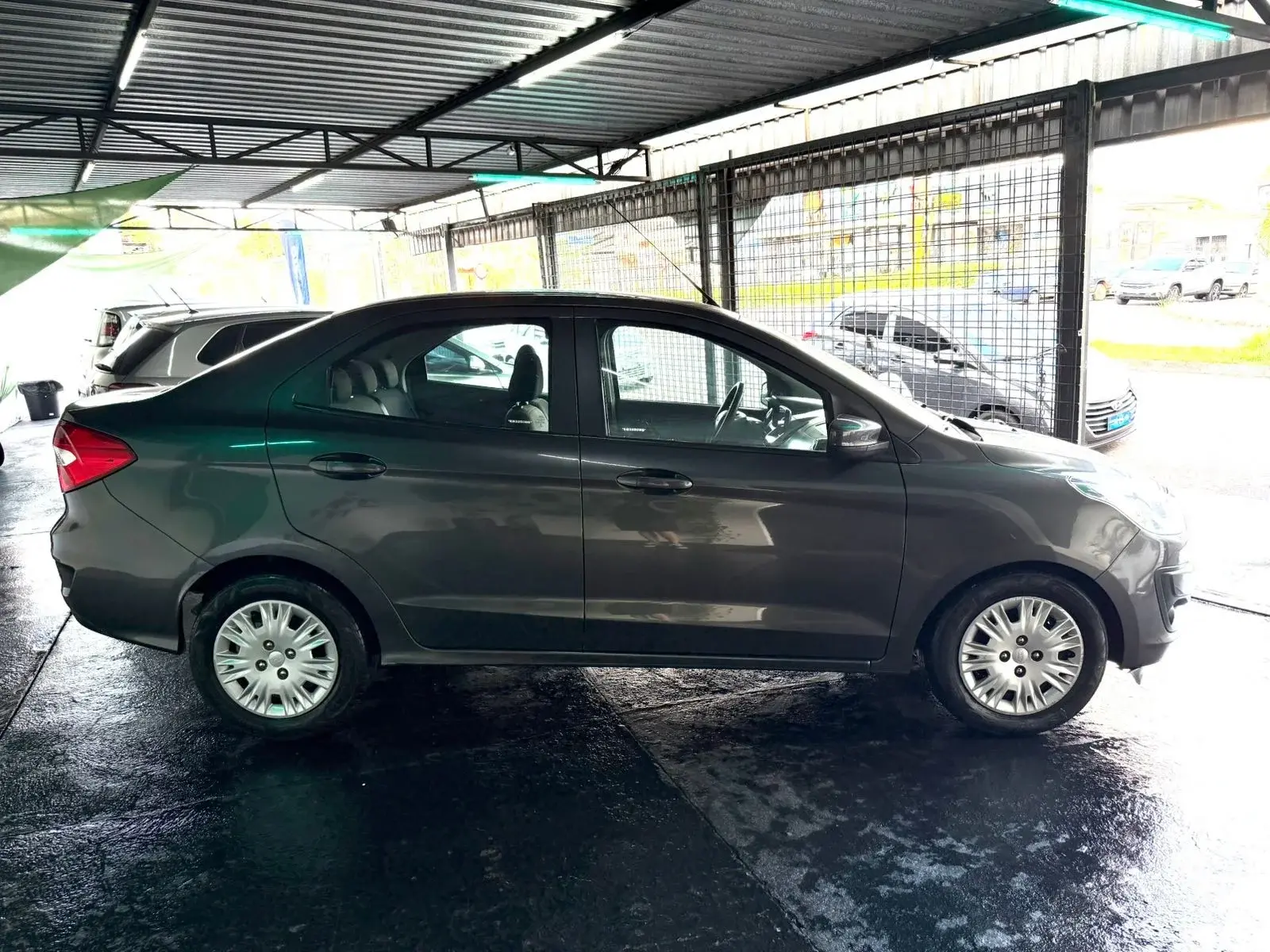 FORD Ka + Sedan - Foto