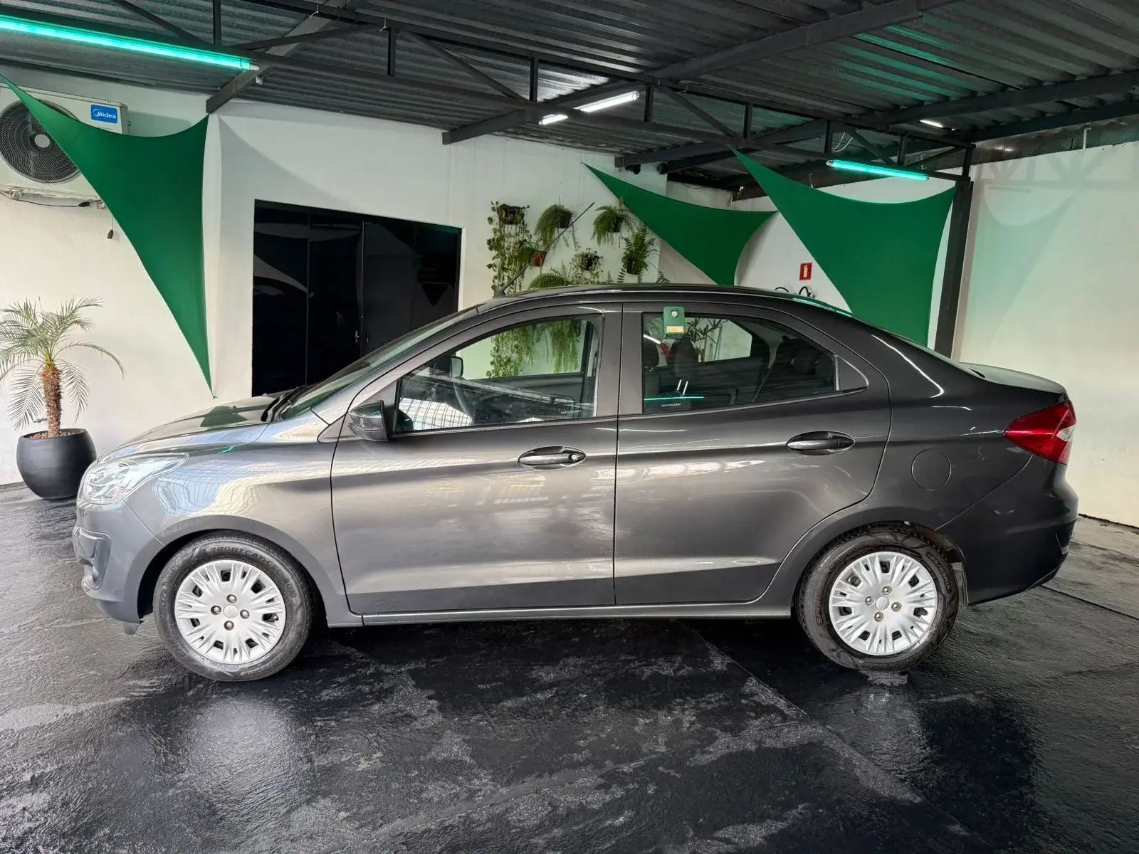 FORD Ka + Sedan - Foto