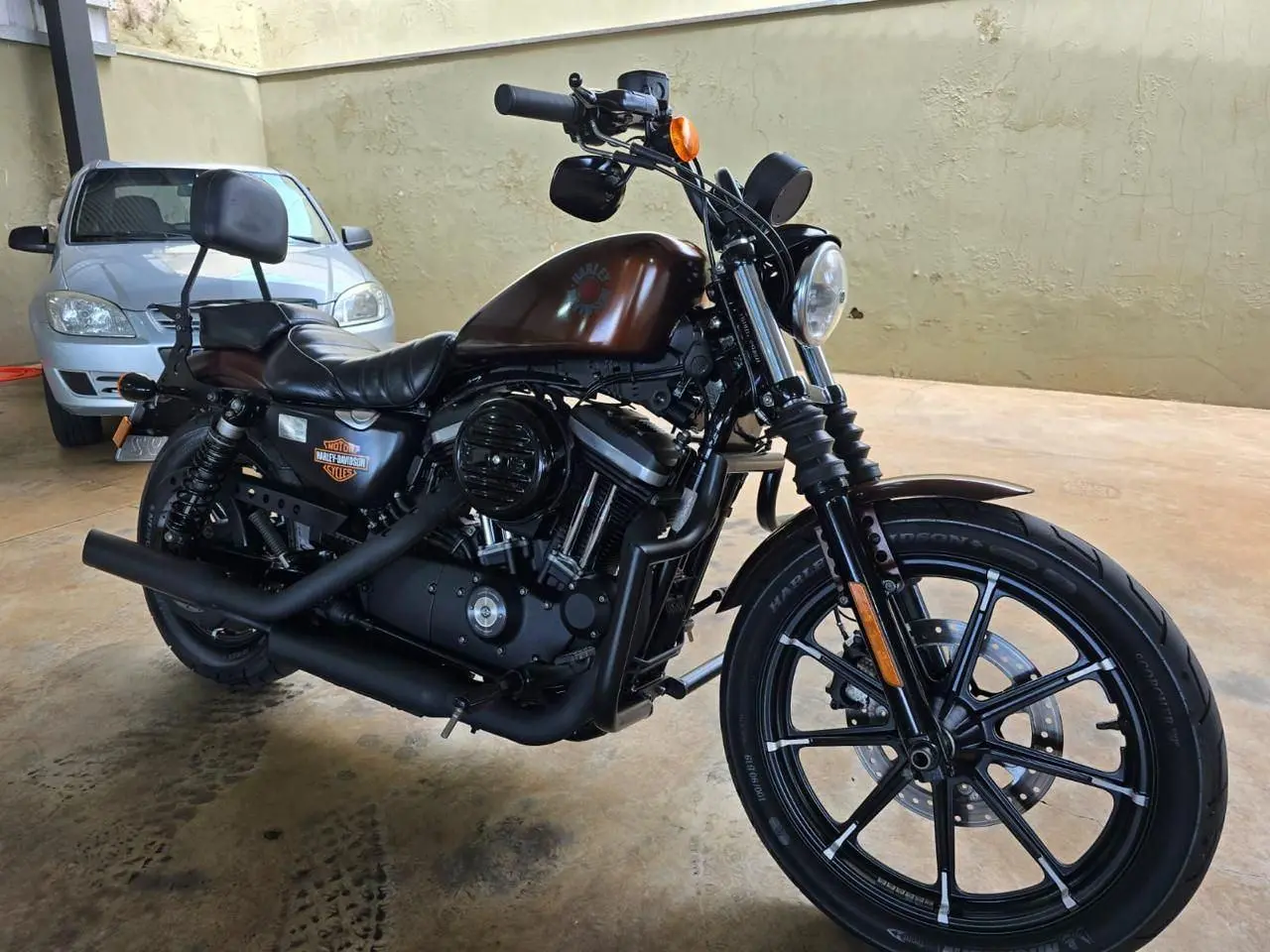 HARLEY DAVIDSON Sportster XL 883 - Foto