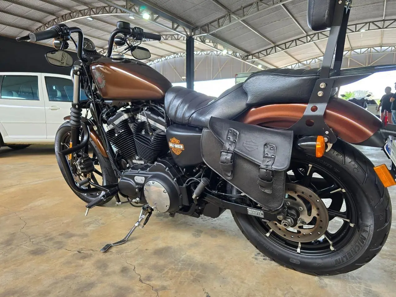 HARLEY DAVIDSON Sportster XL 883 - Foto