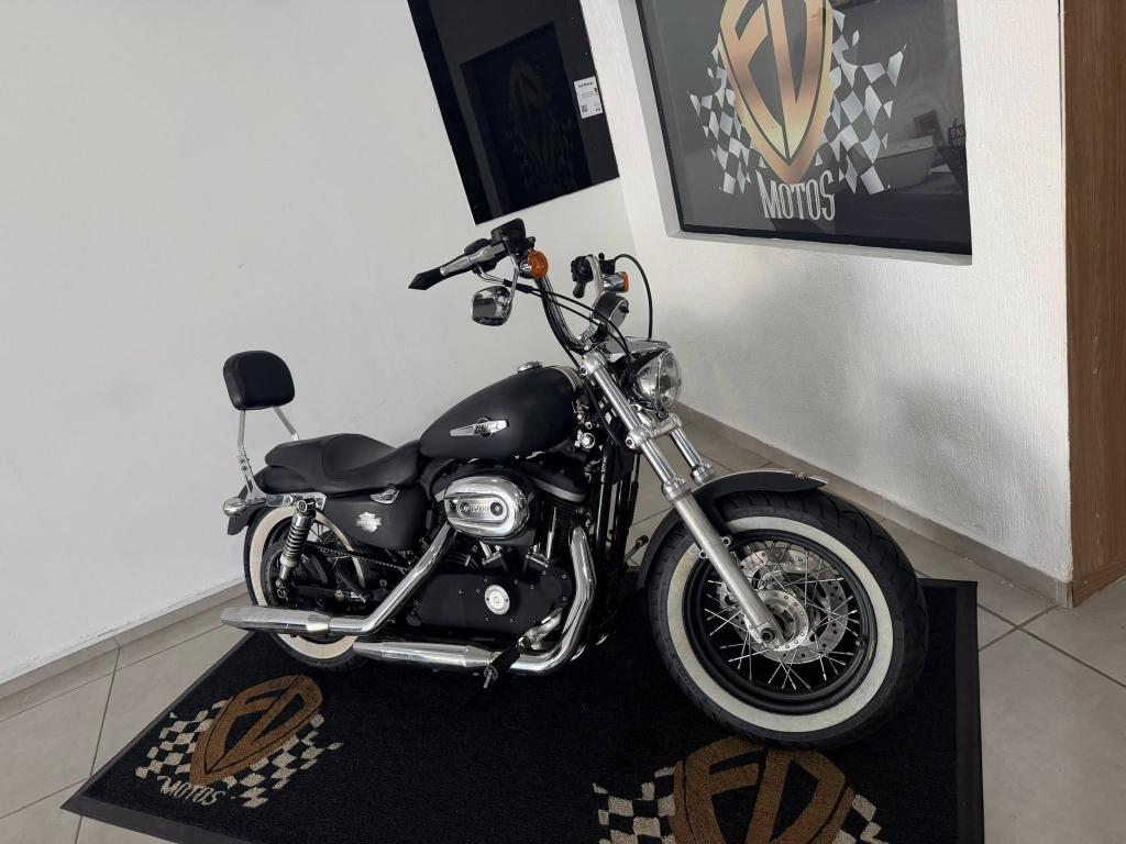 HARLEY DAVIDSON Sportster XL 1200 Custom - Foto