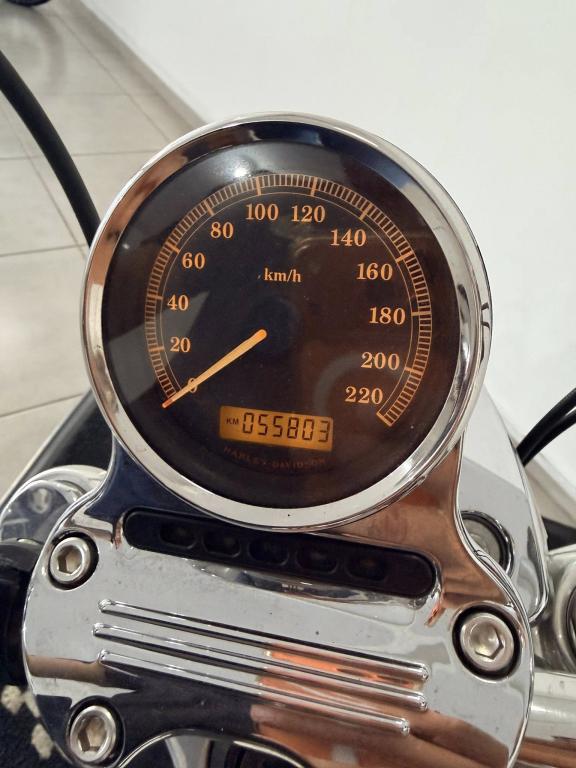 HARLEY DAVIDSON Sportster XL 1200 Custom - Foto