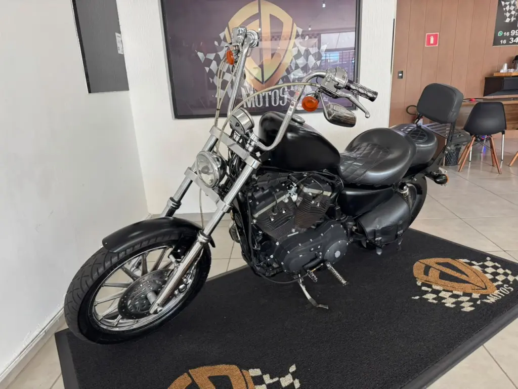 HARLEY DAVIDSON Sportster XL 883 - Foto