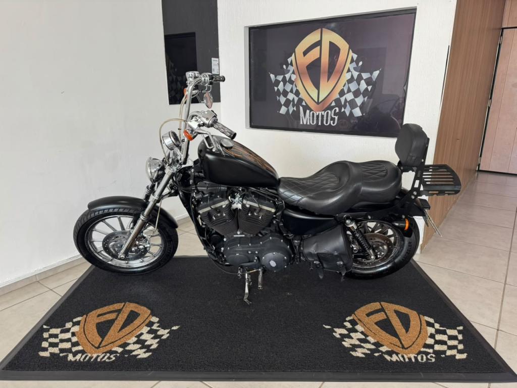 HARLEY DAVIDSON Sportster XL 883 - Foto