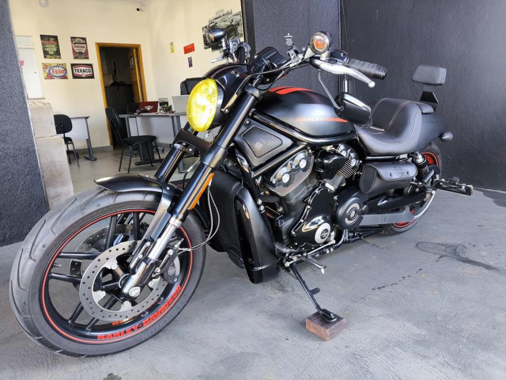 HARLEY DAVIDSON V-Rod - Foto