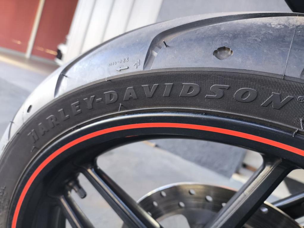 HARLEY DAVIDSON V-Rod - Foto