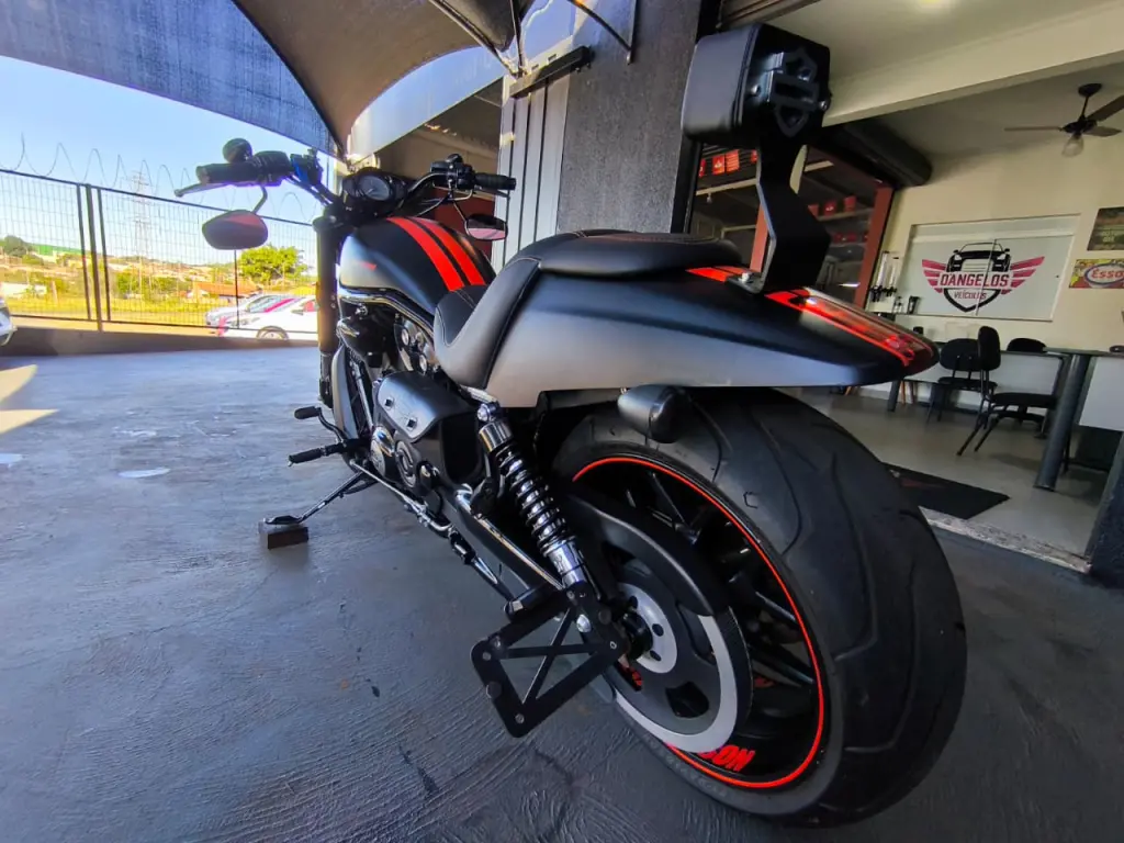 HARLEY DAVIDSON V-Rod - Foto