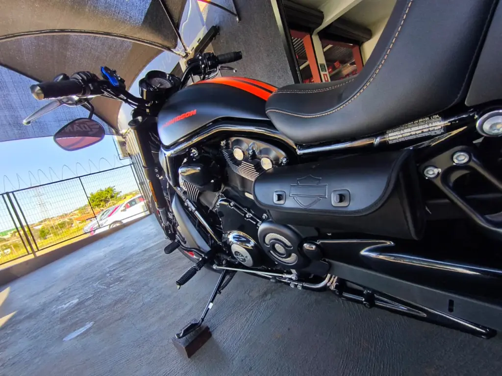 HARLEY DAVIDSON V-Rod - Foto