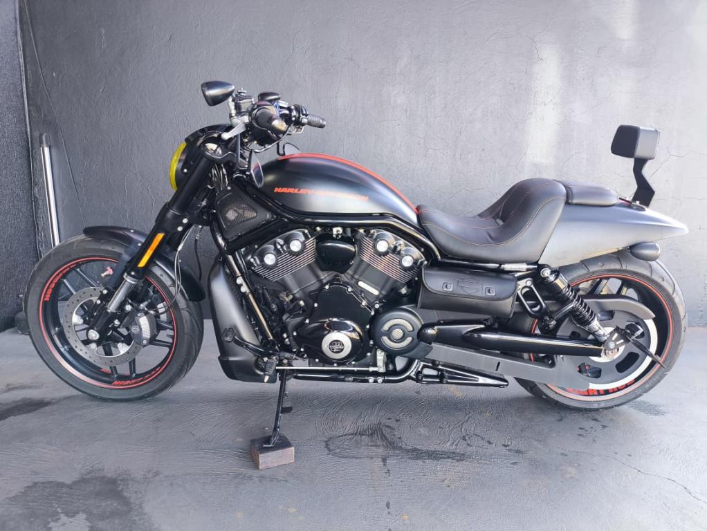 HARLEY DAVIDSON V-Rod - Foto