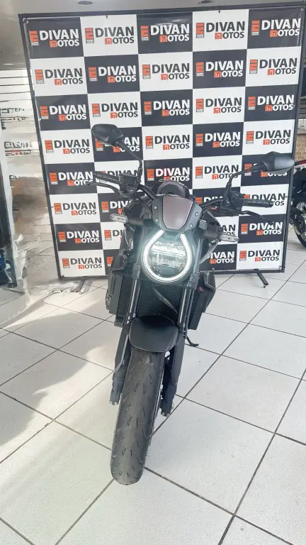 HONDA CB 1000 R - Foto