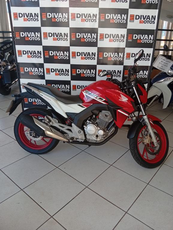 HONDA CB 250 F Twister