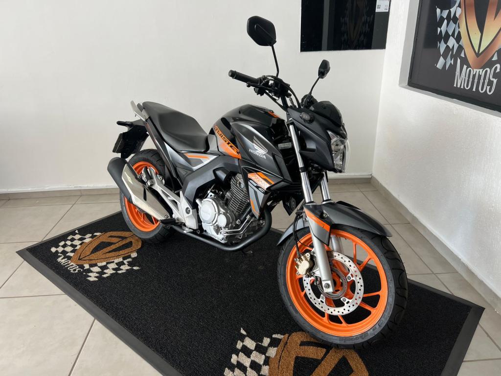 HONDA CB 250 F Twister - Foto