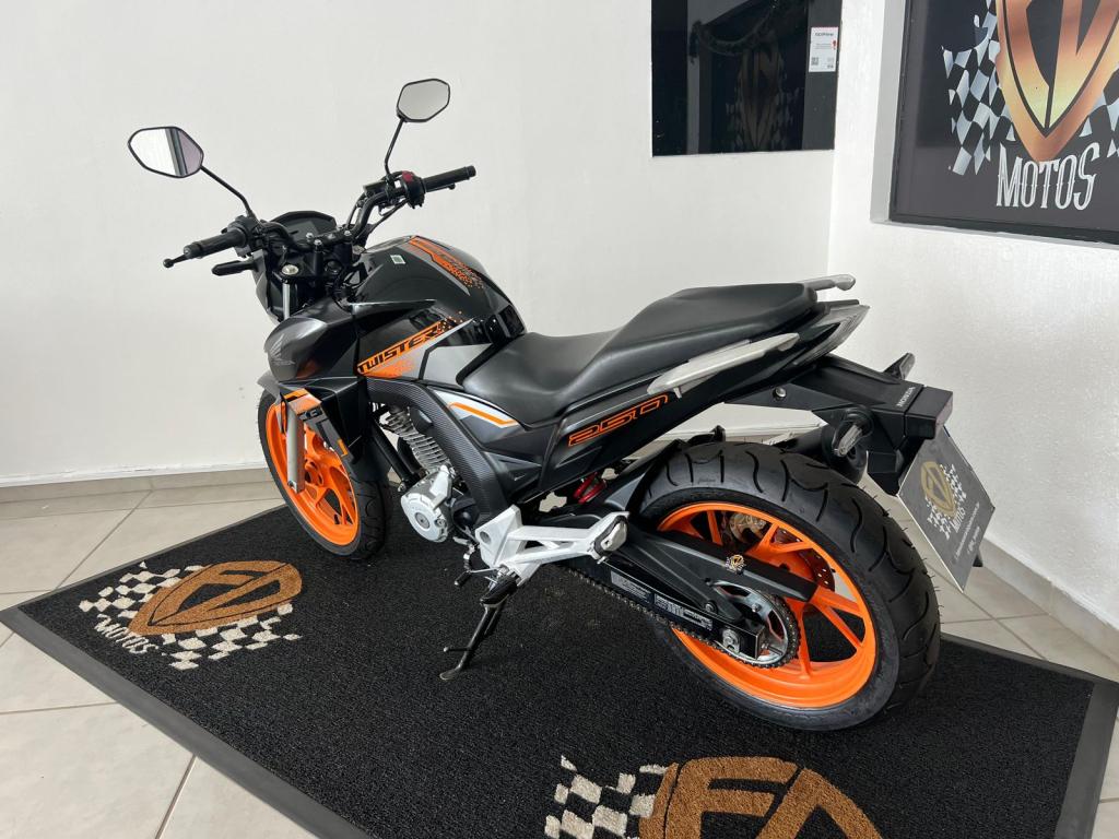 HONDA CB 250 F Twister - Foto