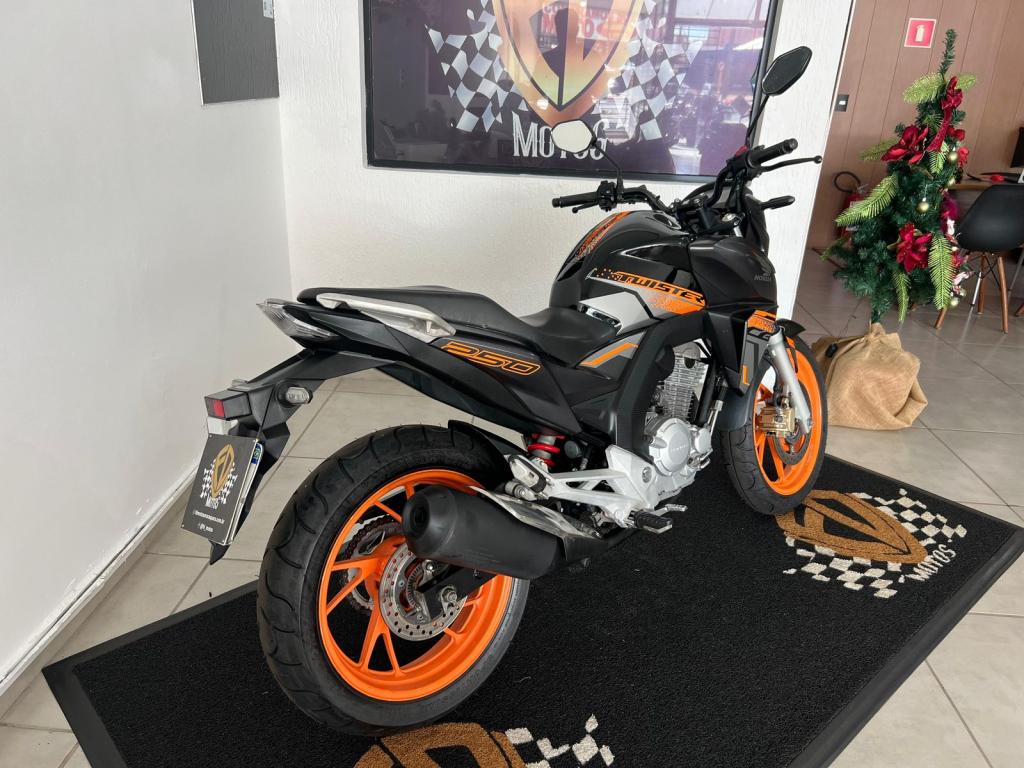 HONDA CB 250 F Twister - Foto