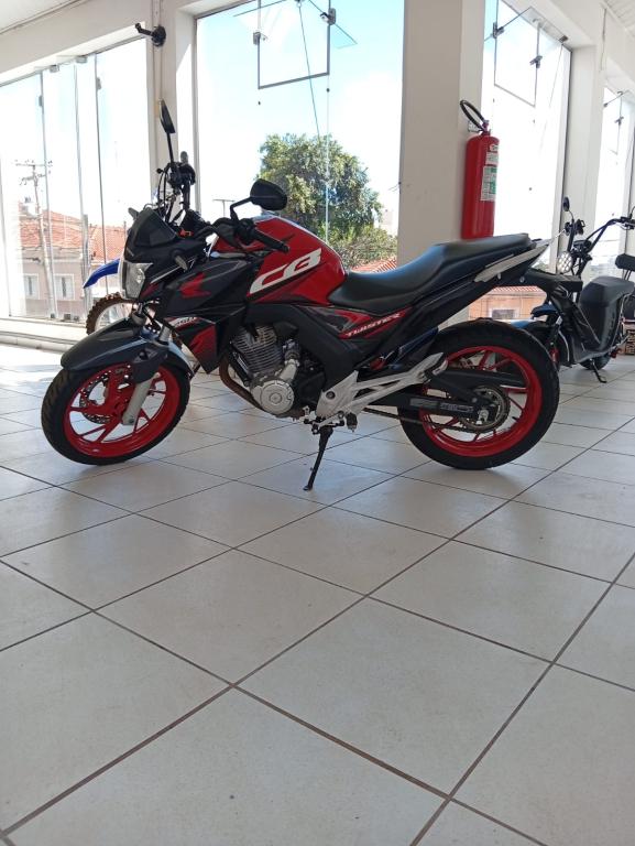 HONDA CB 250 F Twister - Foto