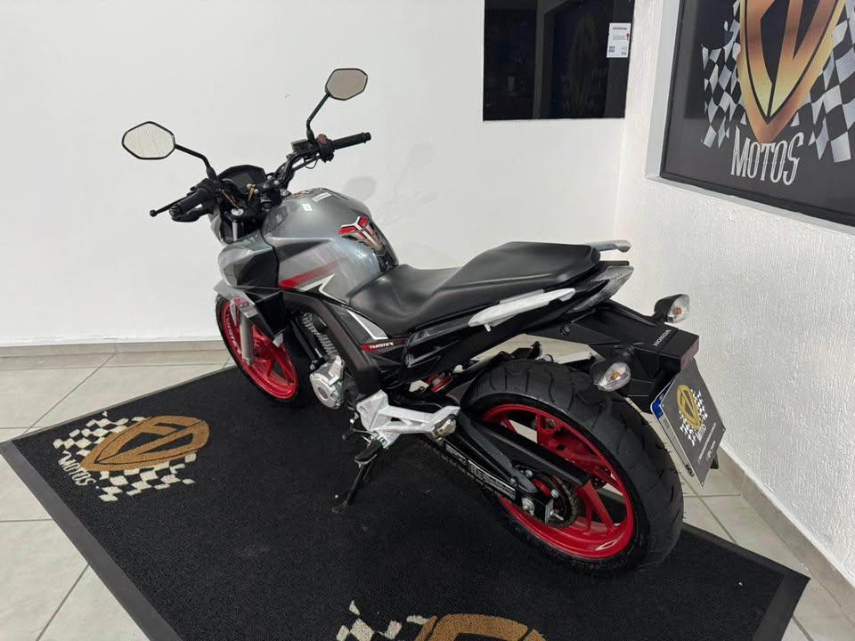 HONDA CB 250 F Twister - Foto