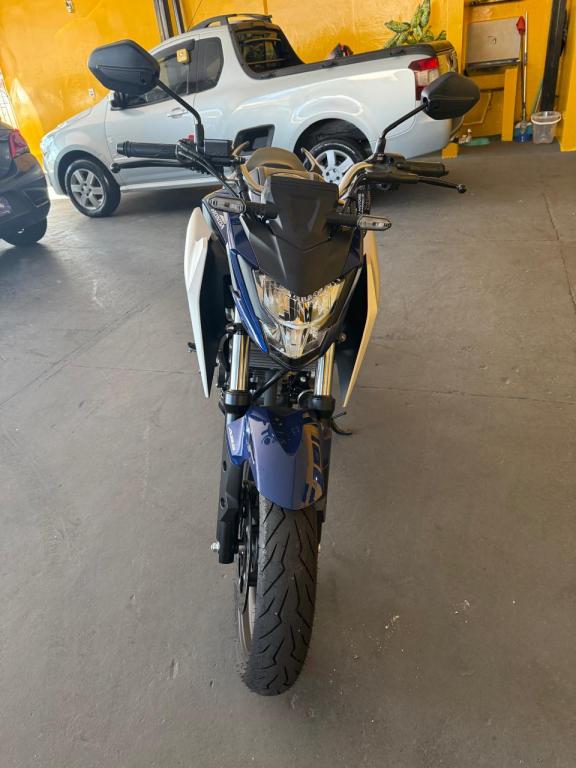 HONDA CB 300 F Twister - Foto