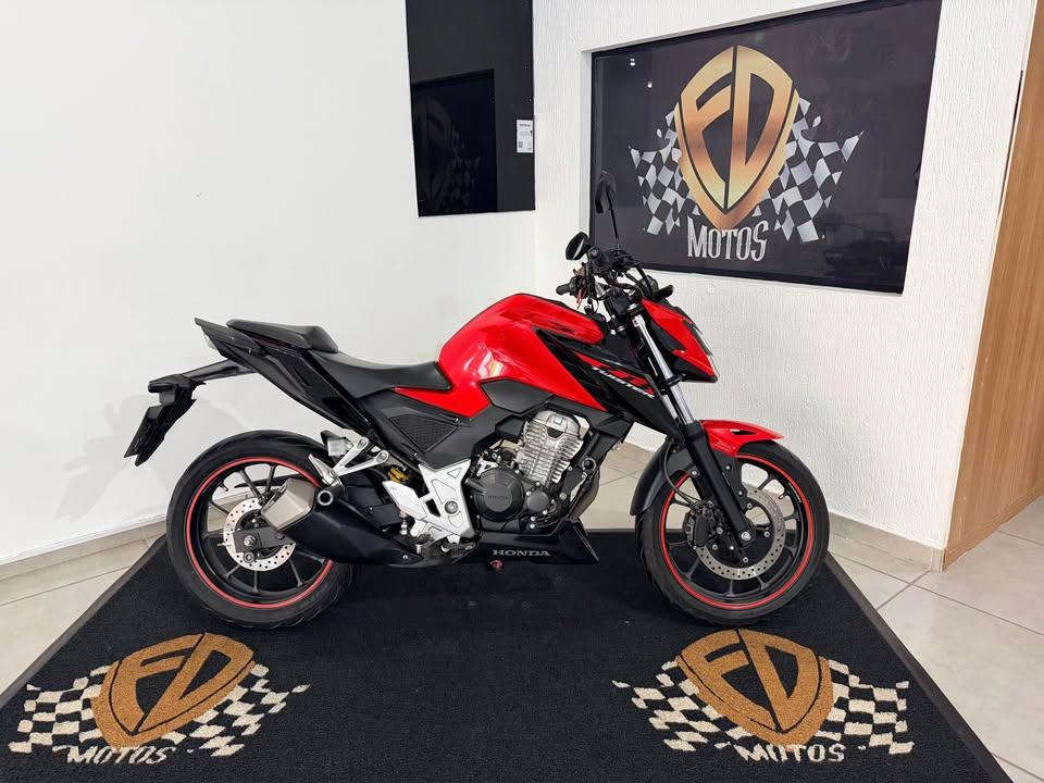 HONDA CB 300 F Twister