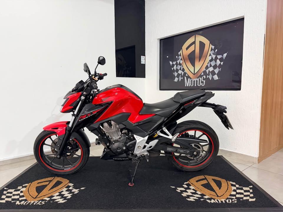 HONDA CB 300 F Twister - Foto