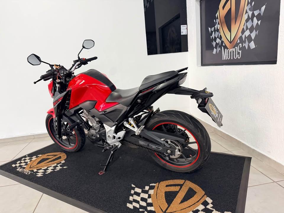 HONDA CB 300 F Twister - Foto