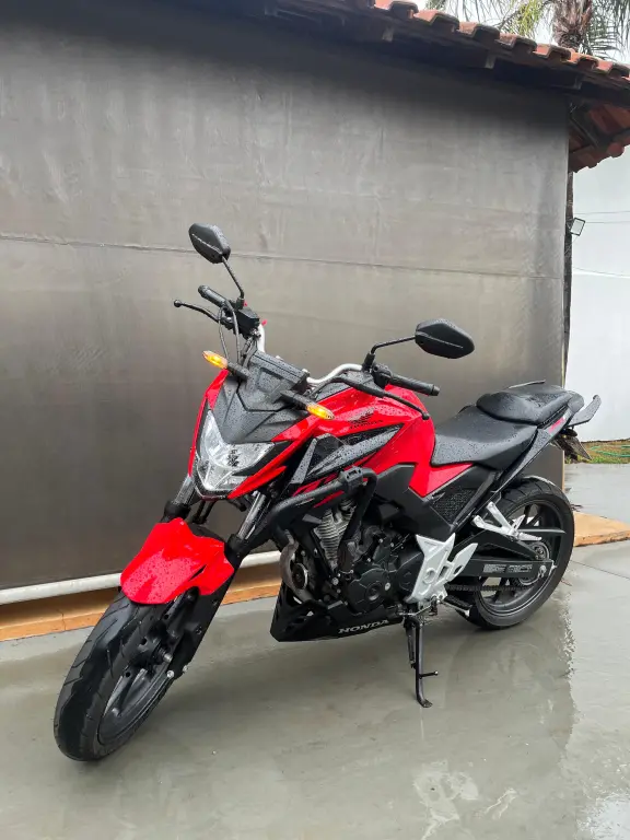 HONDA CB 300 F Twister - Foto