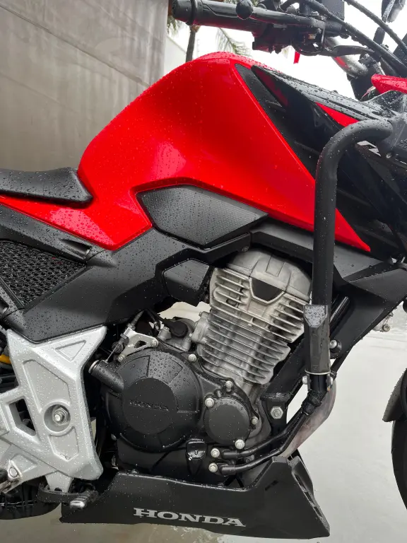 HONDA CB 300 F Twister - Foto