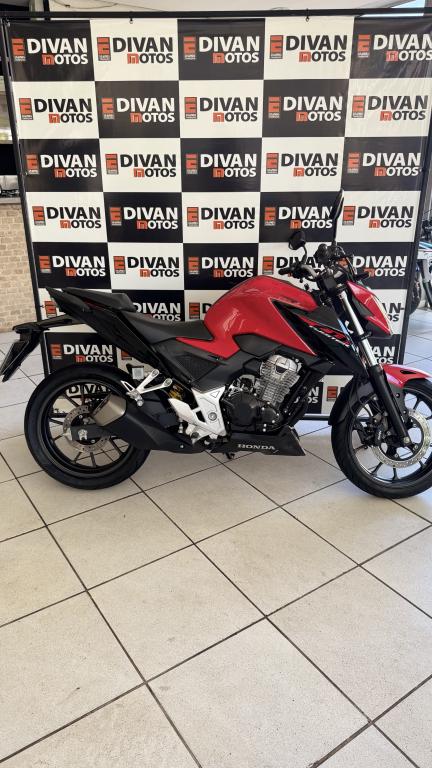 HONDA CB 300 F Twister