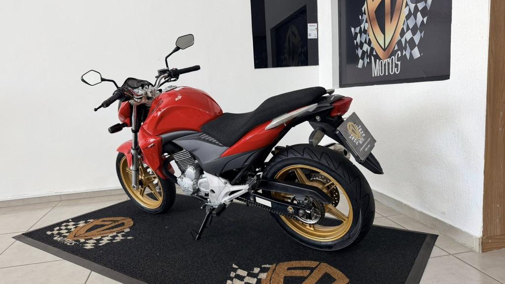 HONDA CB 300 R - Foto