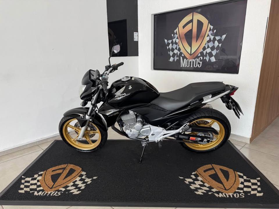 HONDA CB 300 R - Foto