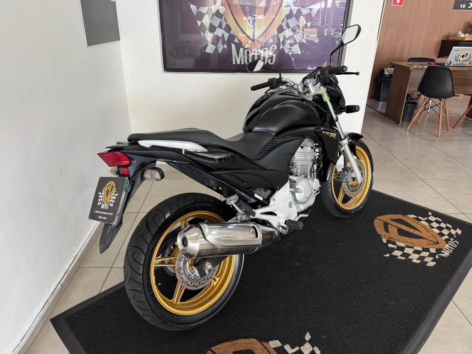 HONDA CB 300 R - Foto