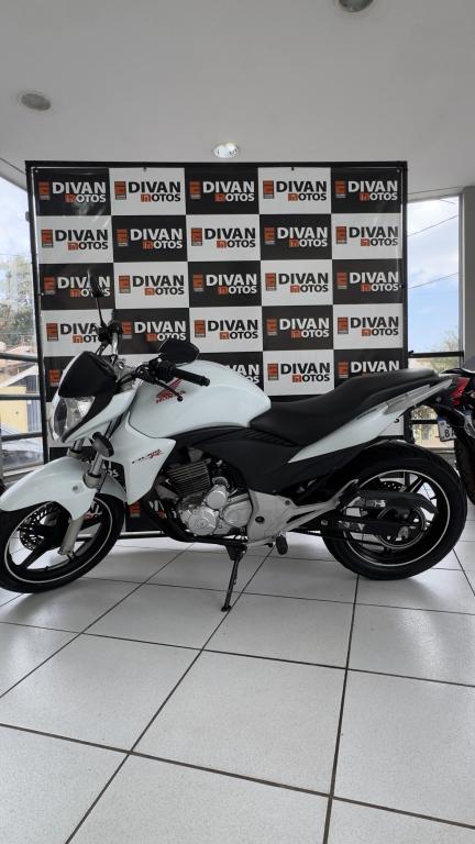 HONDA CB 300 R - Foto