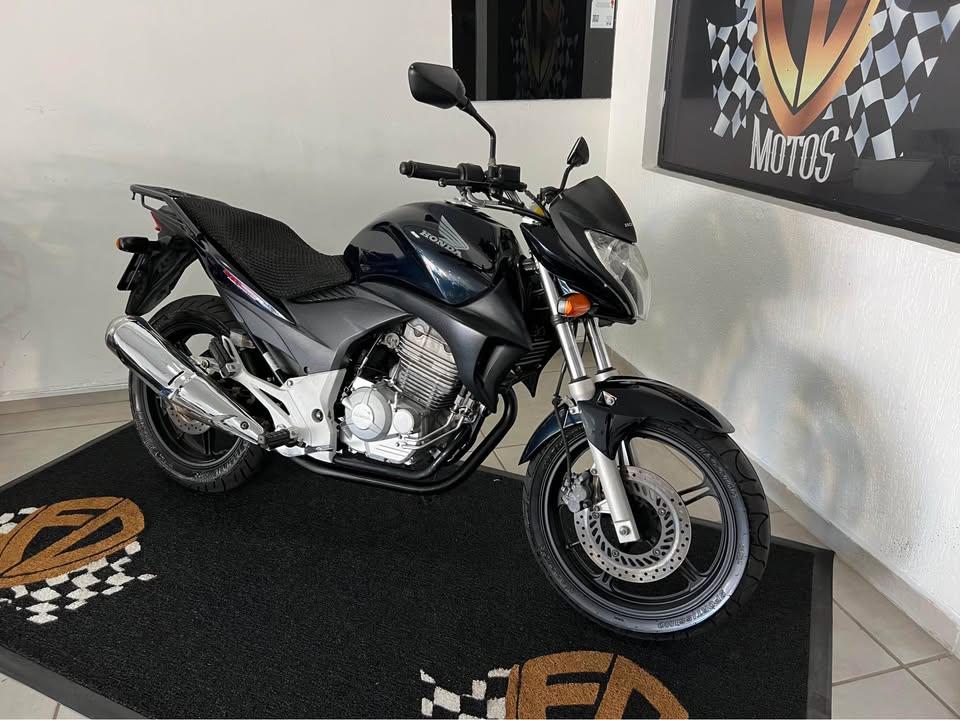 HONDA CB 300 R - Foto