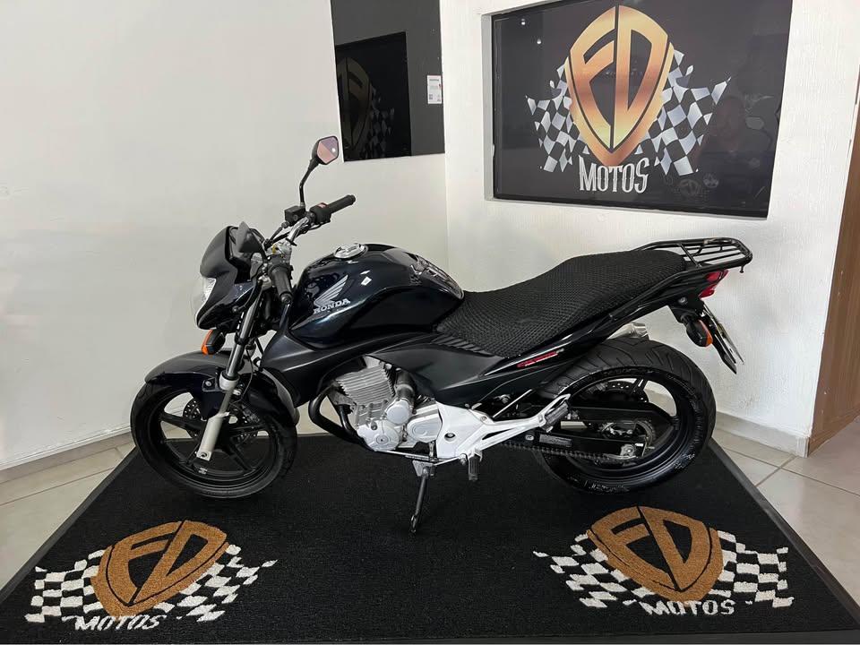 HONDA CB 300 R - Foto