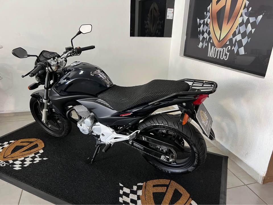 HONDA CB 300 R - Foto